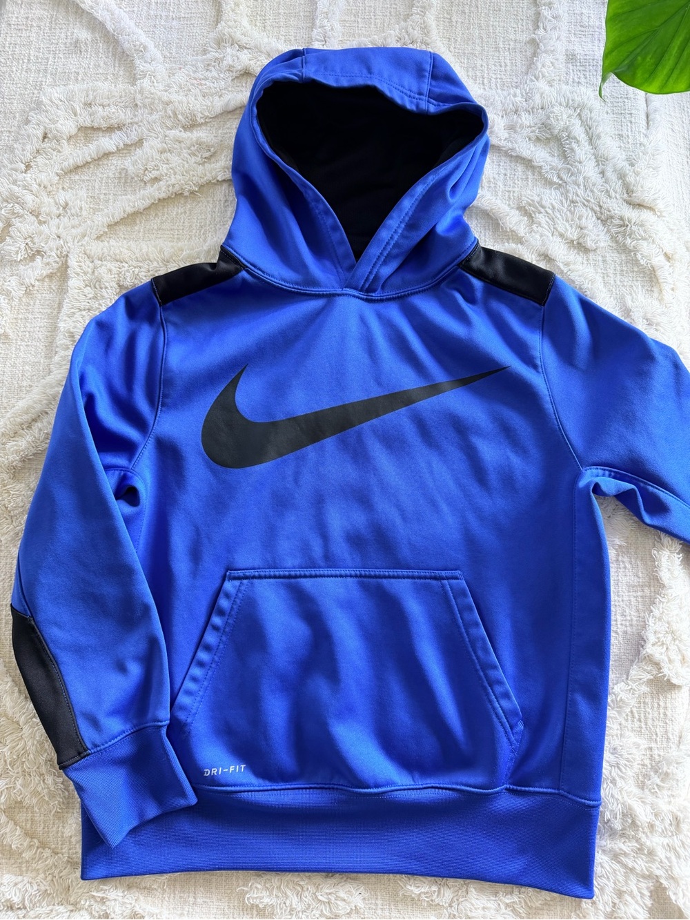 Nike Dri-FIT Boys Blue Black Swoosh Pullover Hoodie Size Medium